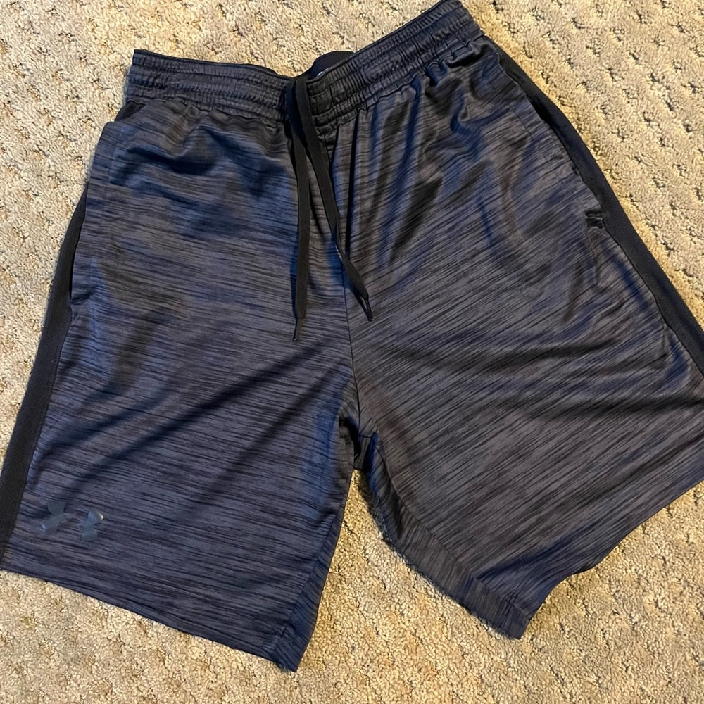 Under Armour gray shorts. Size men medium.